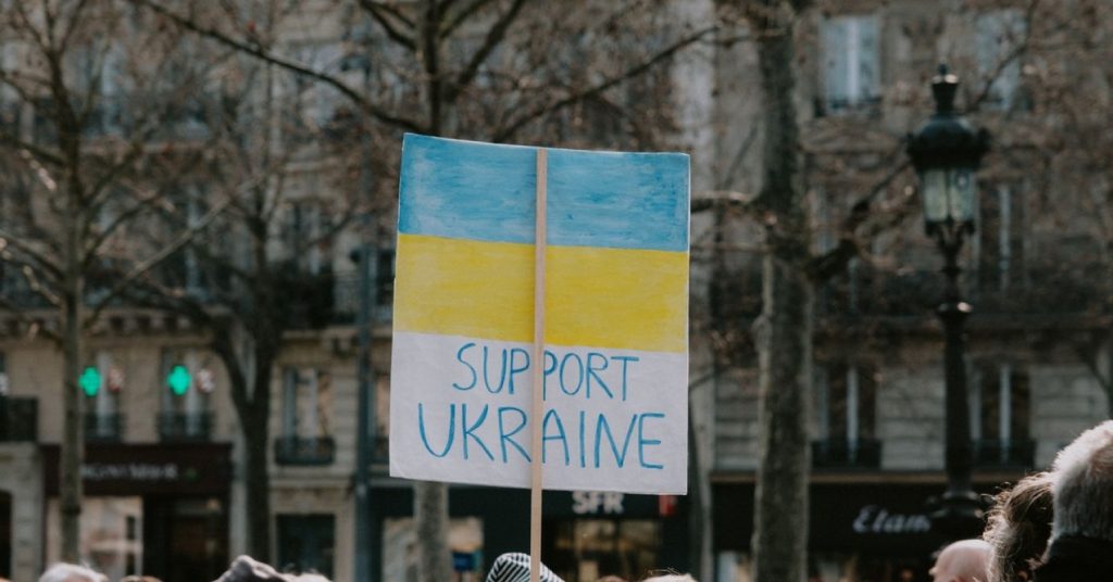 11 Strategies to Calm Down and Support Ukraine