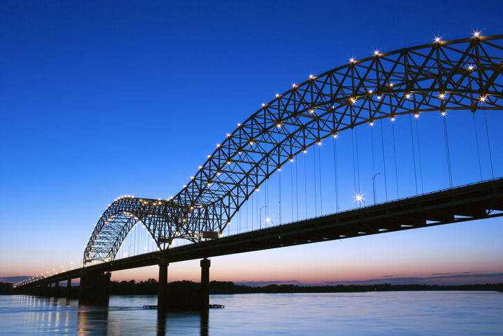 bridge in Memphis Tennessee
