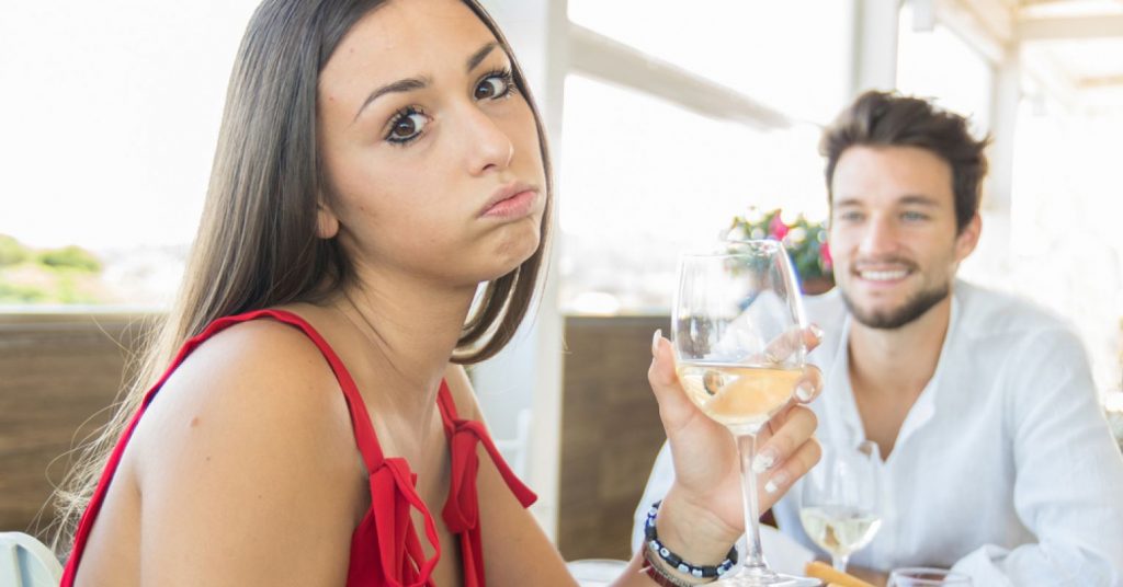 11 Red Flags That Occur on the First Date