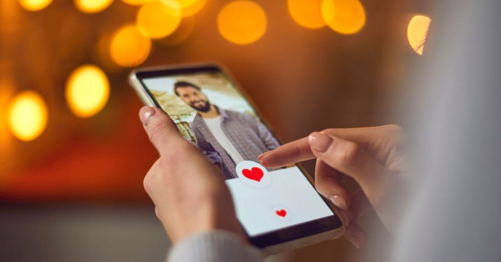 12 Tips for Online Dating Success