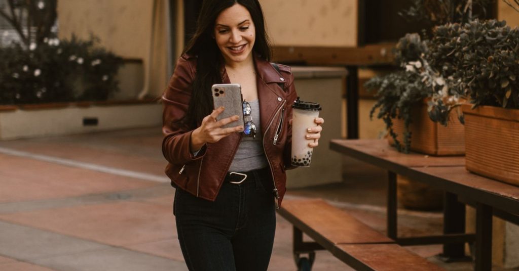 Sexting and Relationship Satisfaction | Psychology Today Canada
