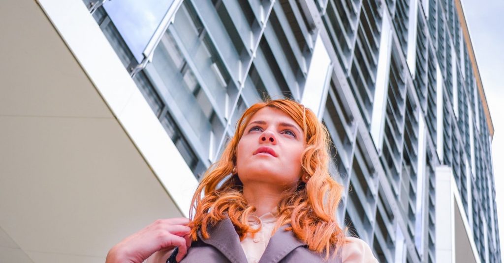 How Do Men Feel About Dating a Woman Who Makes More Money?