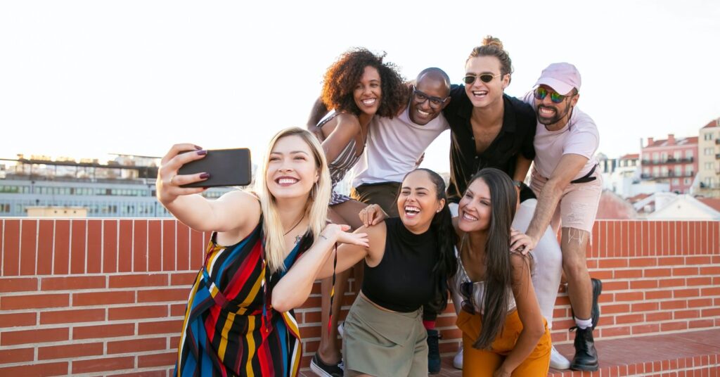 Loneliness and 6 Social Media Do's and Don'ts